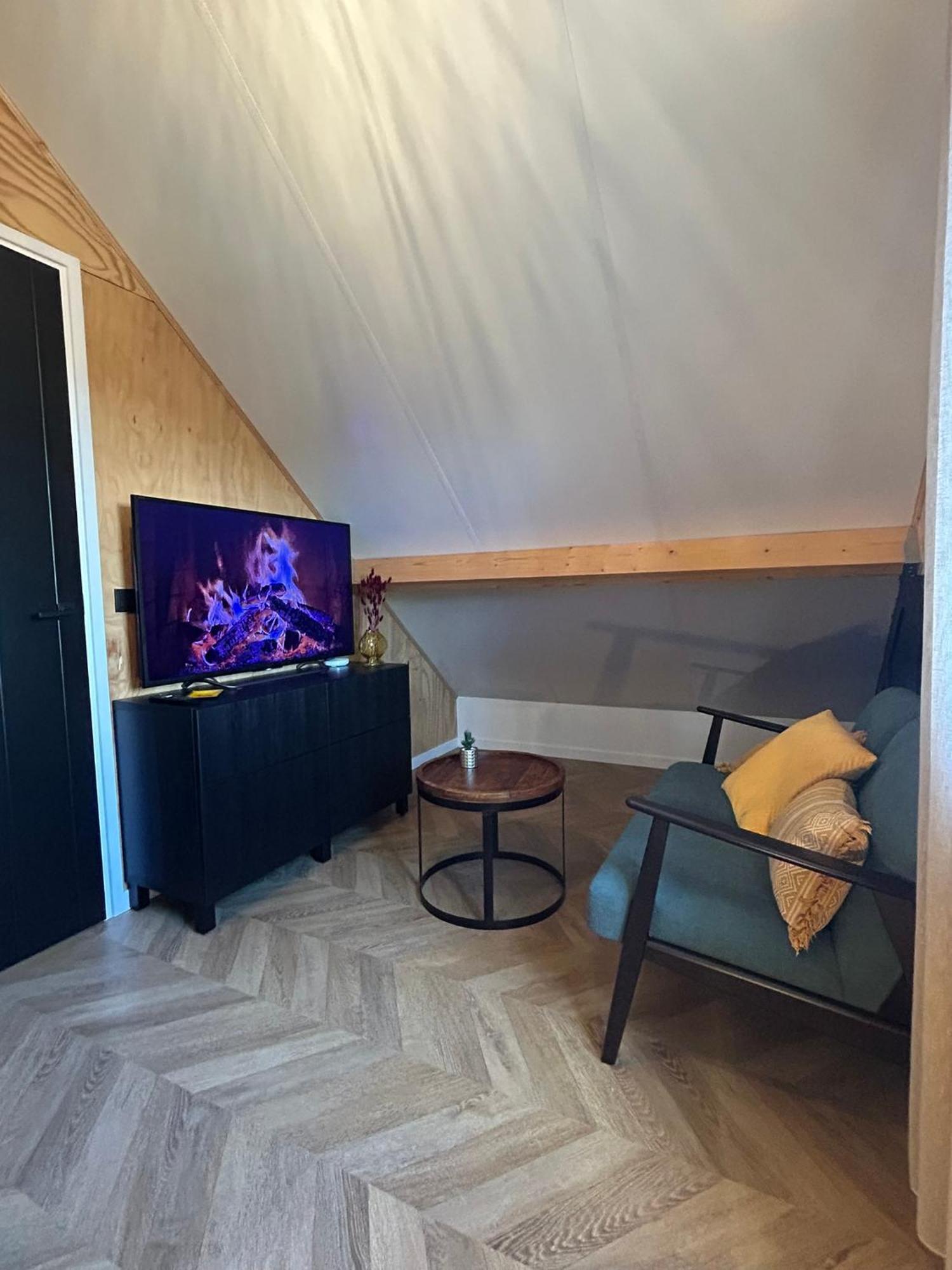 Villa Tiny House Thuus Sint Annaland Exterior foto